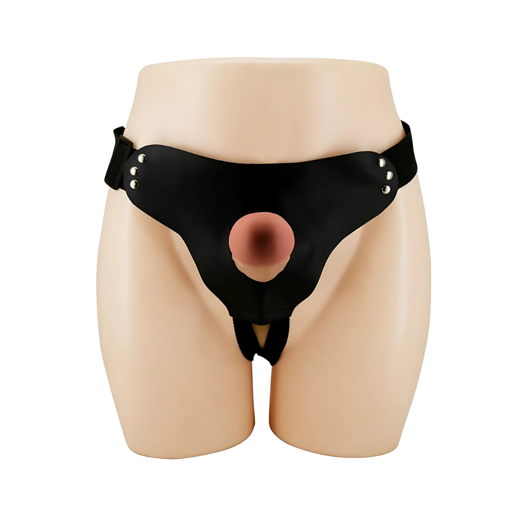Vista frontale dettagliata dello strap on cavo per uomo e per donna