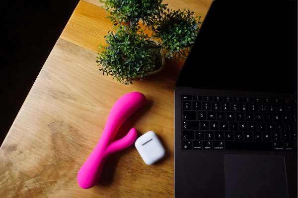 Masturbazione femminile: imparare a usare al meglio il tuo vibratore