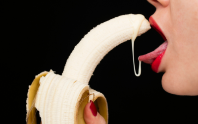 Ingoiare lo sperma fa bene o male? Consigli per vivere al meglio il sesso orale con ingoio